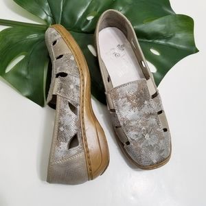 Rieker Antistress Slip On Closed Toe Sandals Leaf Size 38